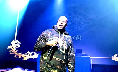 Warren G